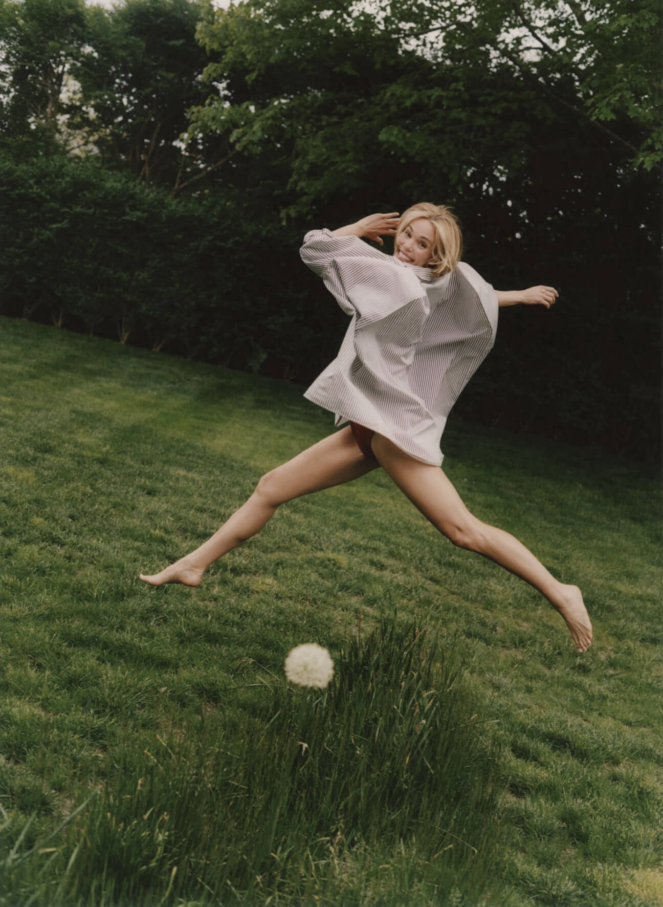leslie-bibb-hamptons-cover
