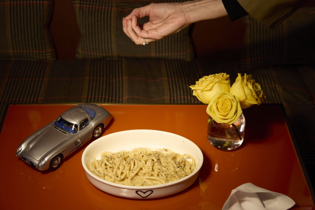 Casa Tua, Roe Ethridge
