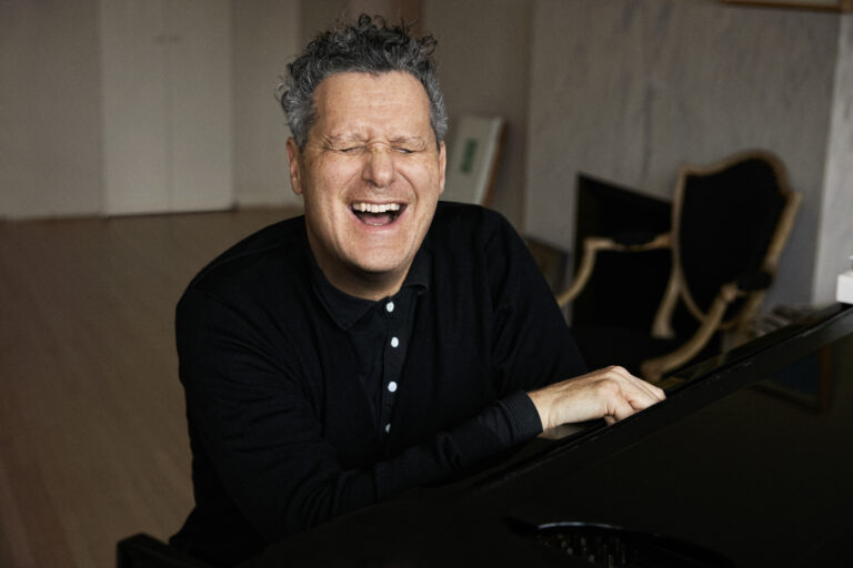 Isaac Mizrahi, hamptons, books, reading