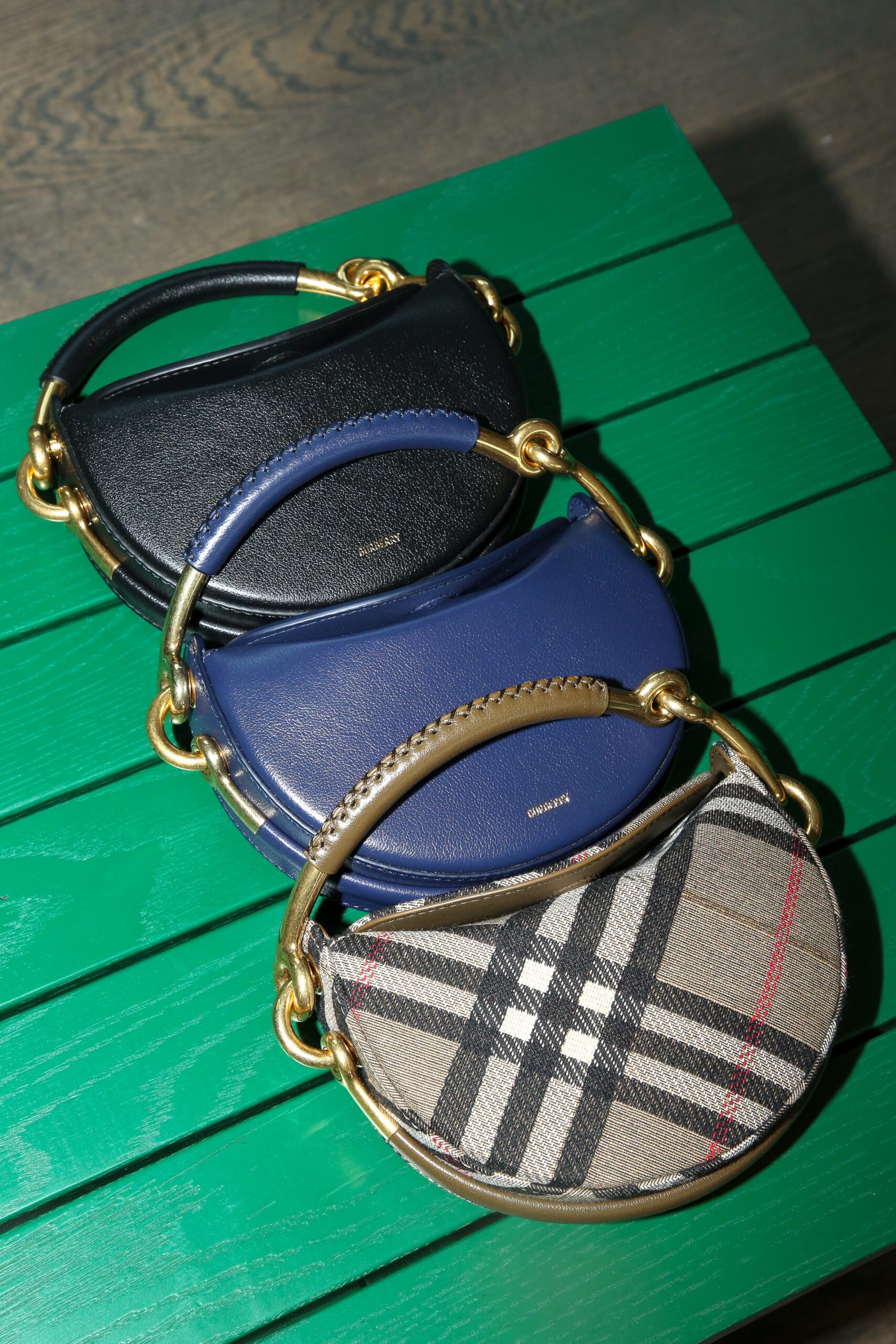 Burberry-handbag