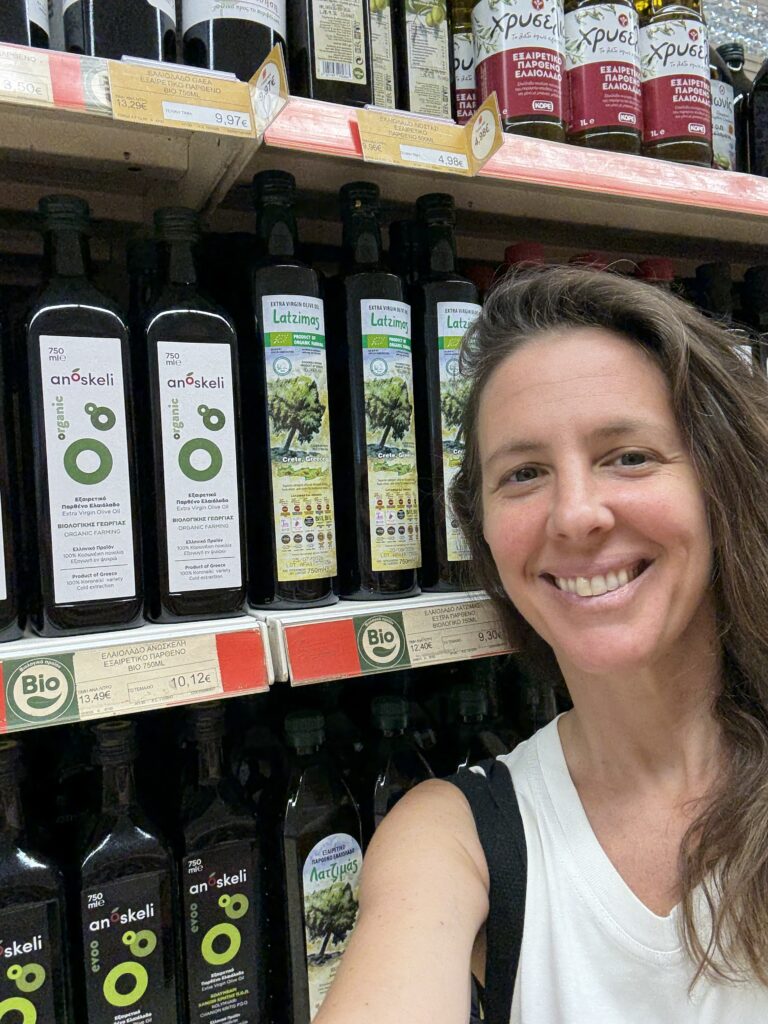 Mina Stone buying olive oil