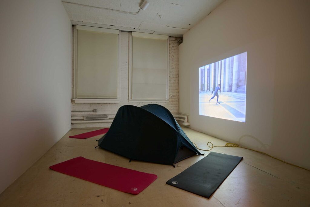 rirkrit-tiravanija-moma-ps1-show