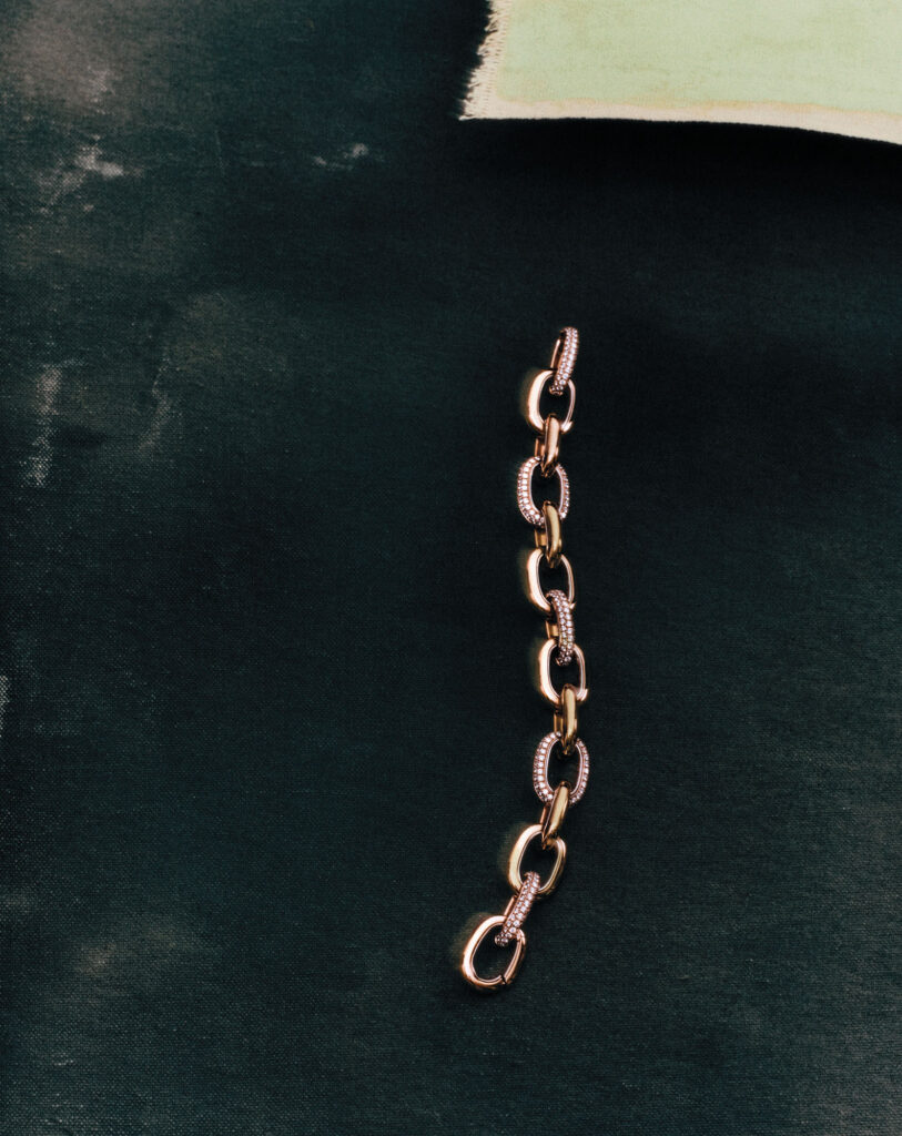 Be Together White Round Diamond PavéLink Bracelet set in yellow and white gold.