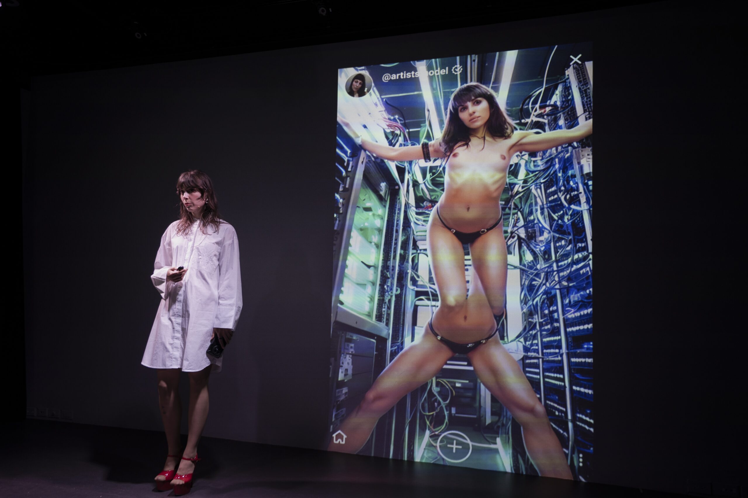 Sarah Friend, Artist’s Model (Performance Shot), 2025