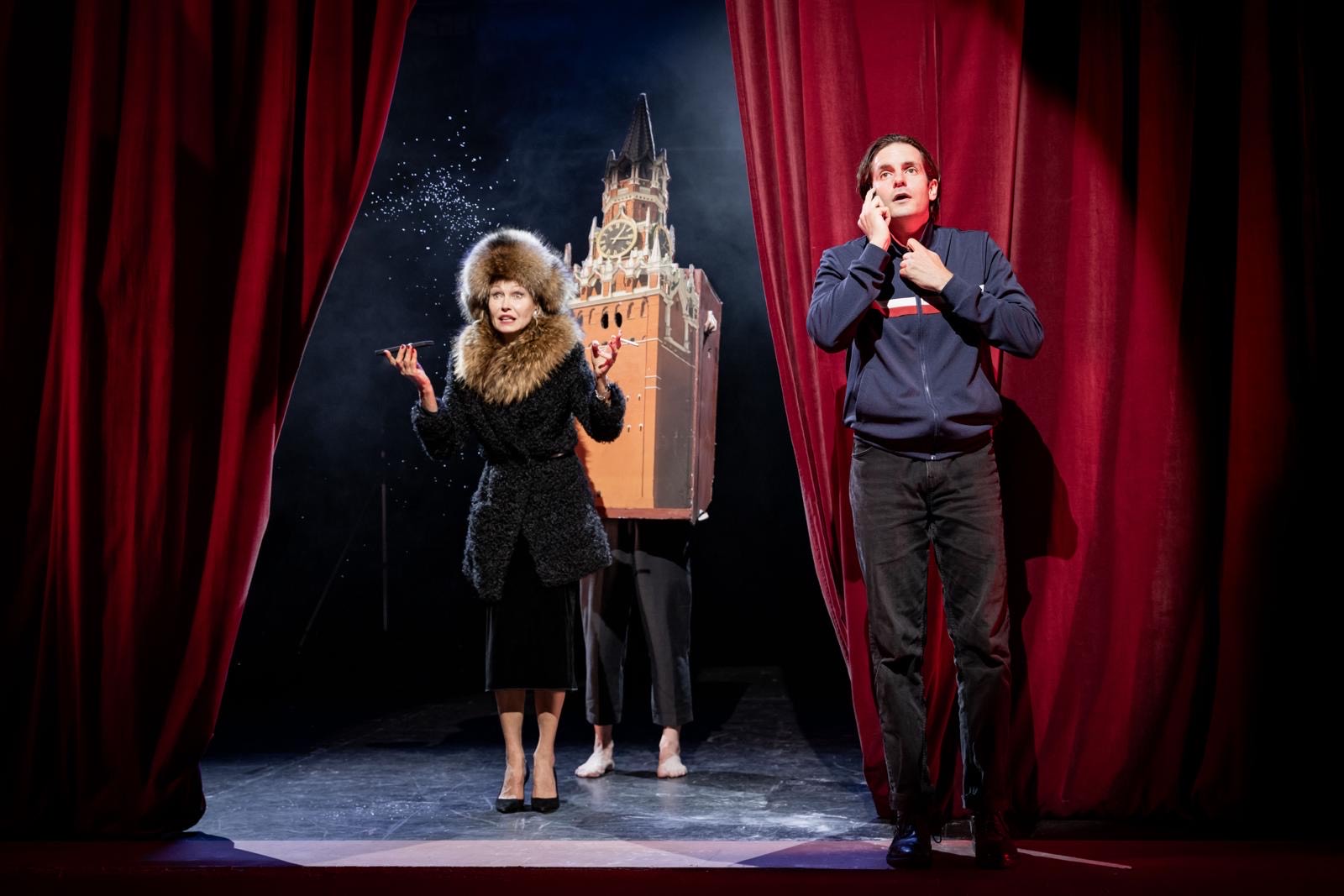 Still from a performance of Seagull: True Story.