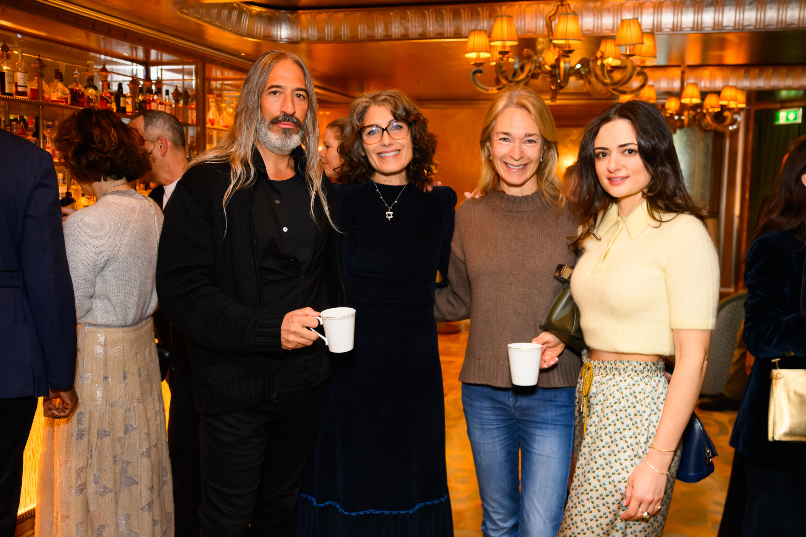 Robert Russell, Lisa Edelstein, Celine Rattray, and Megan Smart