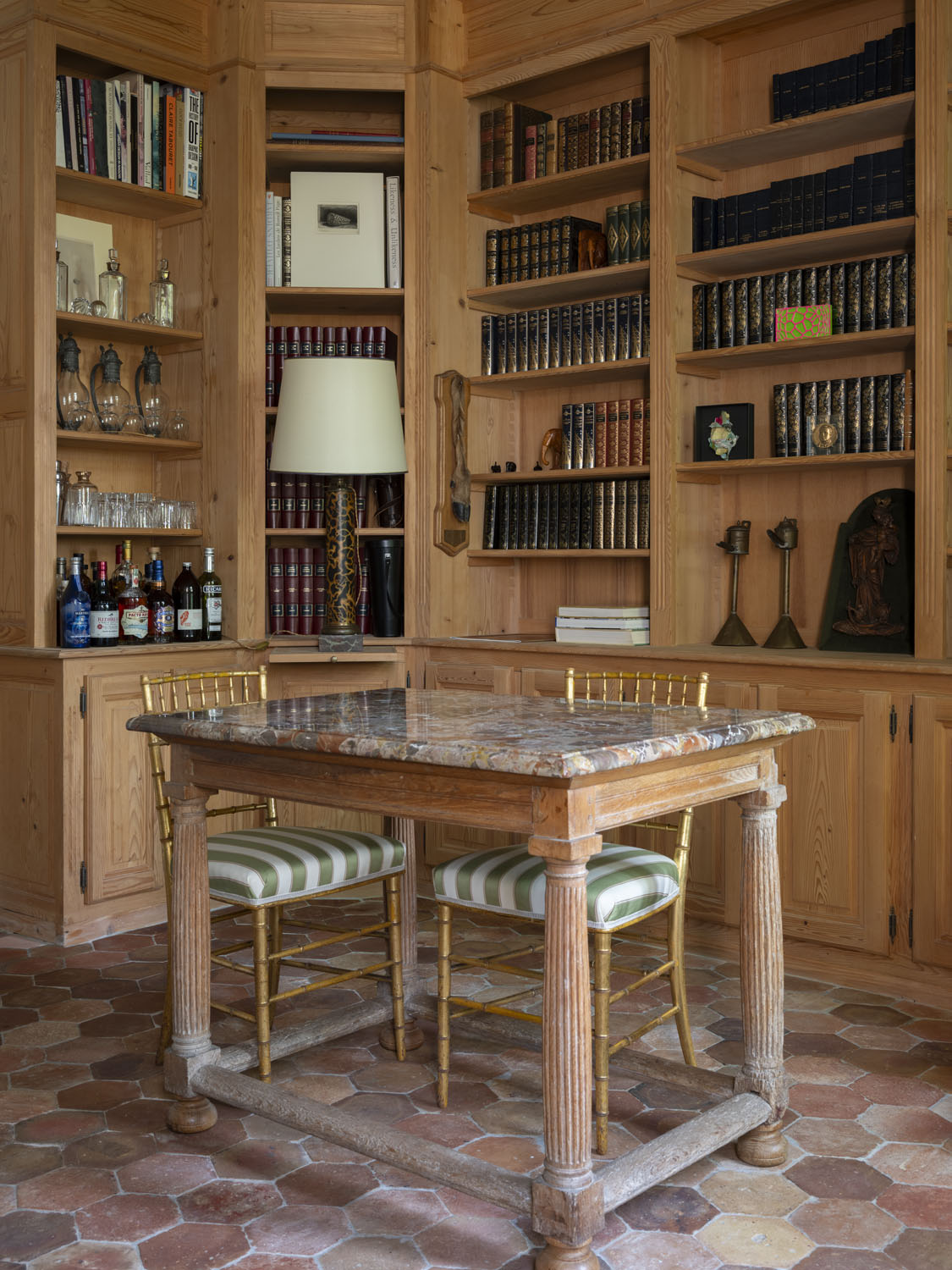 The reading room is furnished with 18th-century antiques from de Buffévent\\\