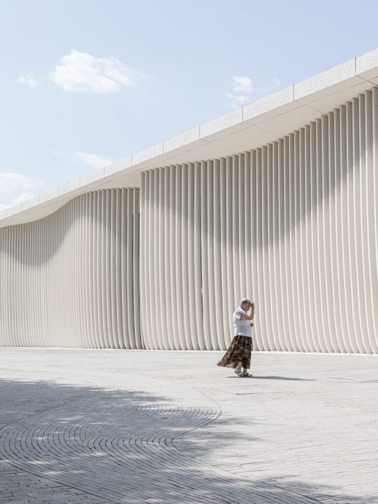 tselinny-center-asif-khan