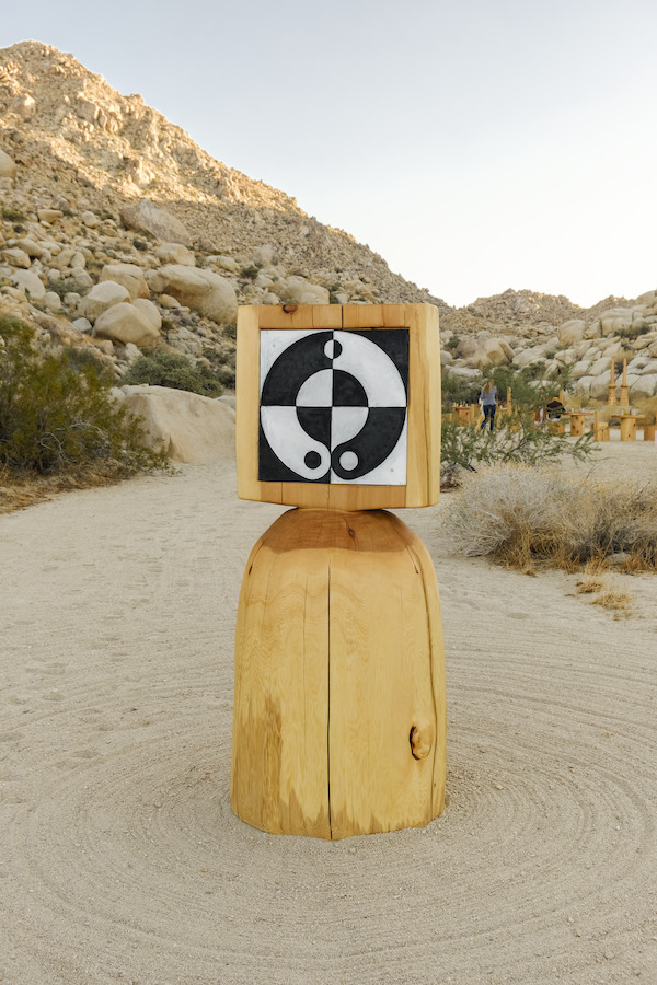 A sculpture by Dan John Anderson. Photo by Laure Joliet.