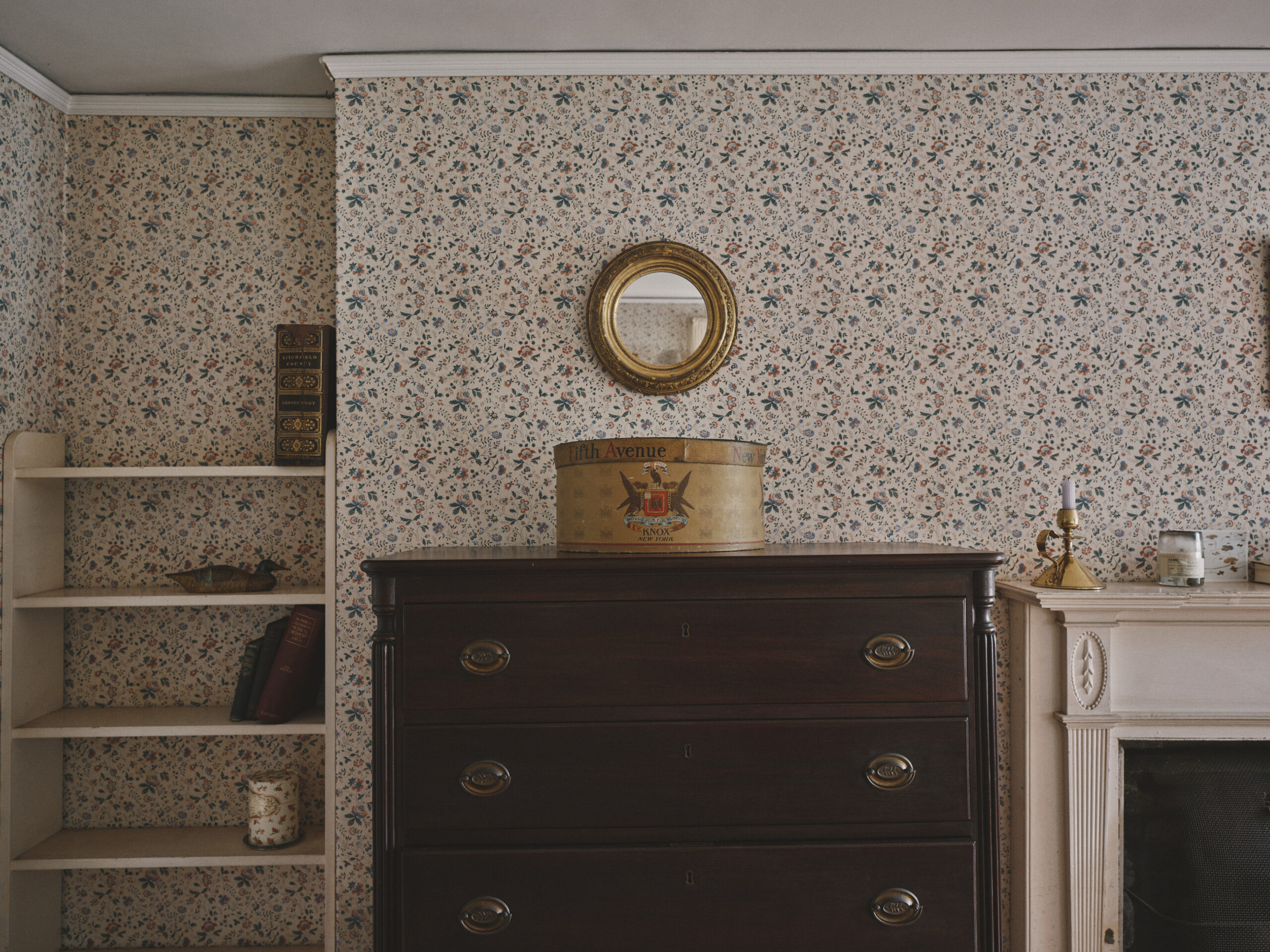 A 1920s Knox Fifth Avenue hat box