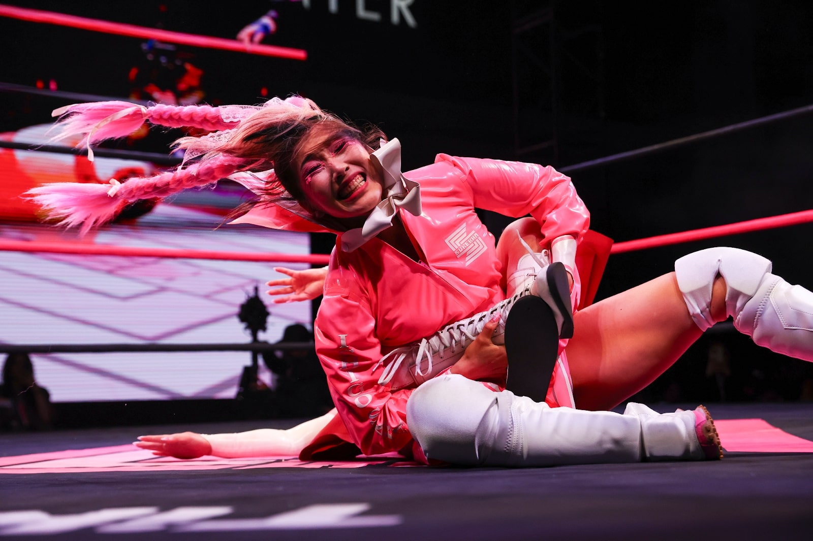 Sukeban wrestling match by by Melina Pizano and courtesy of Sukeban