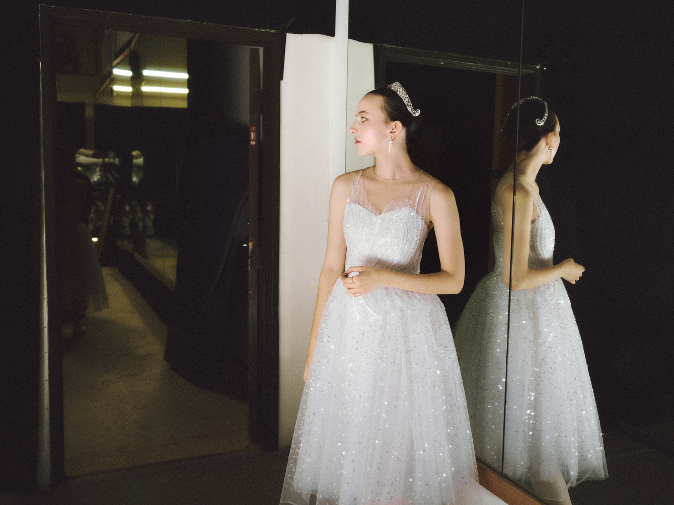 Serpenti Viper white gold earrings with pavé diamonds.