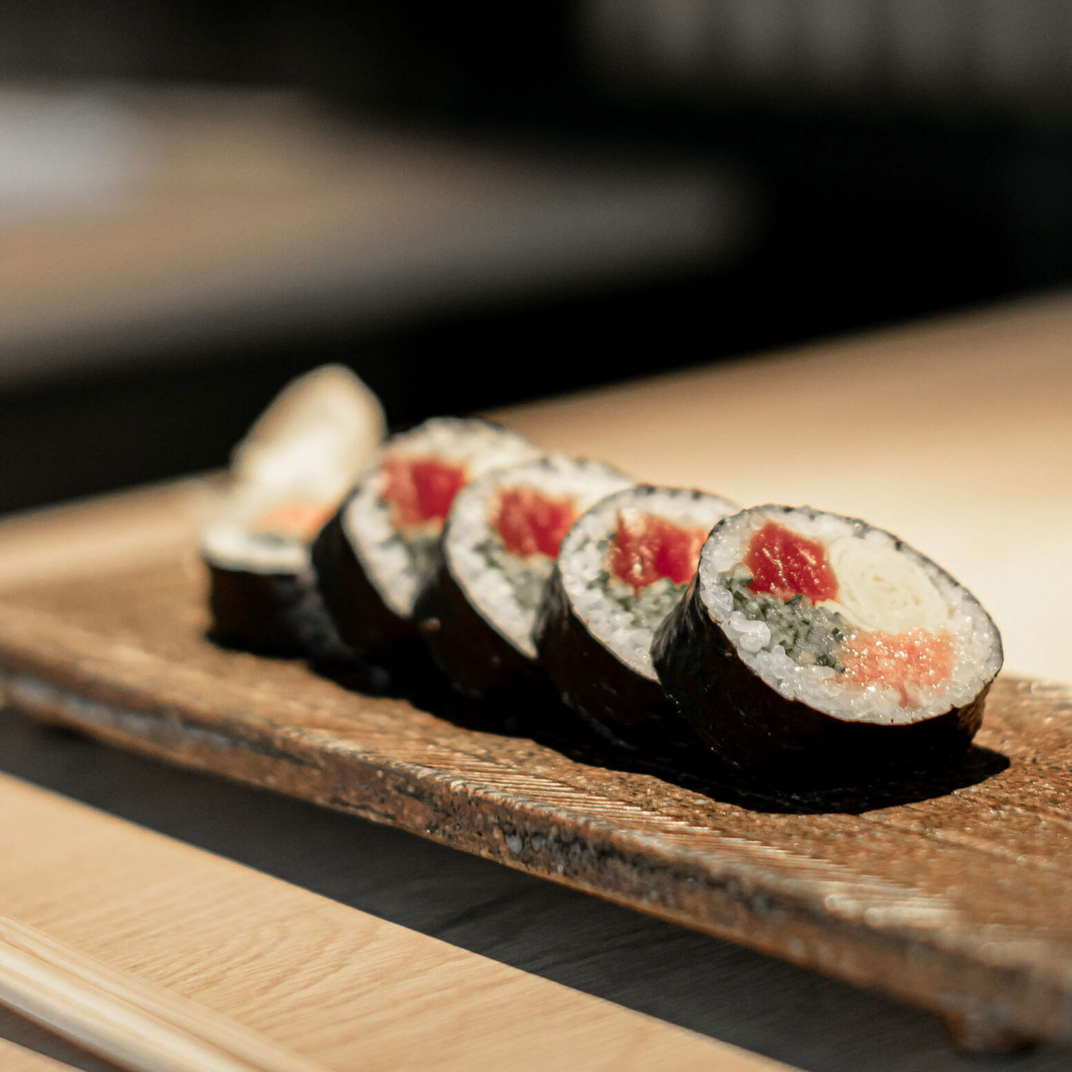 A plate of sushi from the restaurant Sushi Tatsugoro in Mexico City