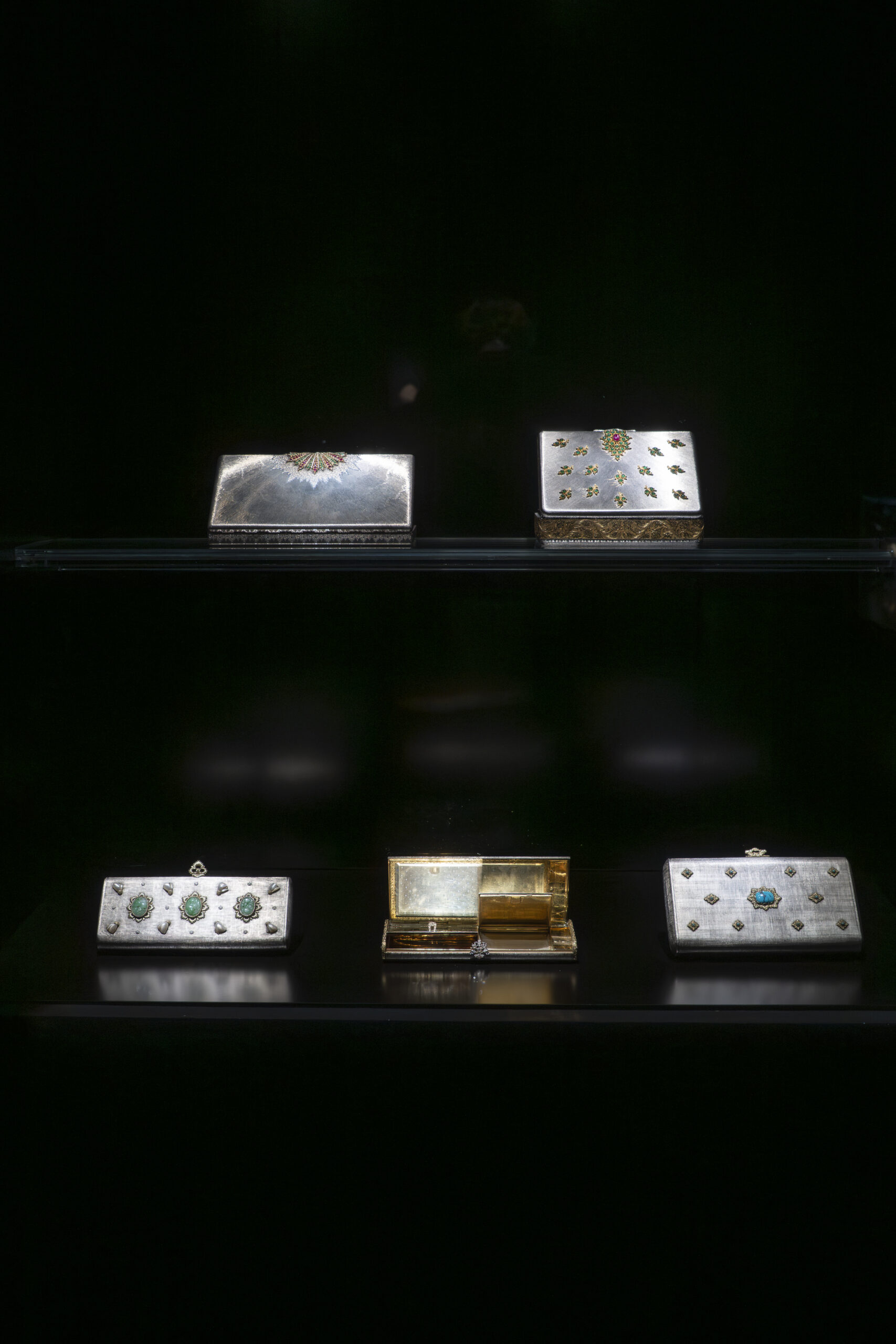 Gold and silver clutches from the Buccellati exhibition "The Prince of Goldsmiths" in Shanghai