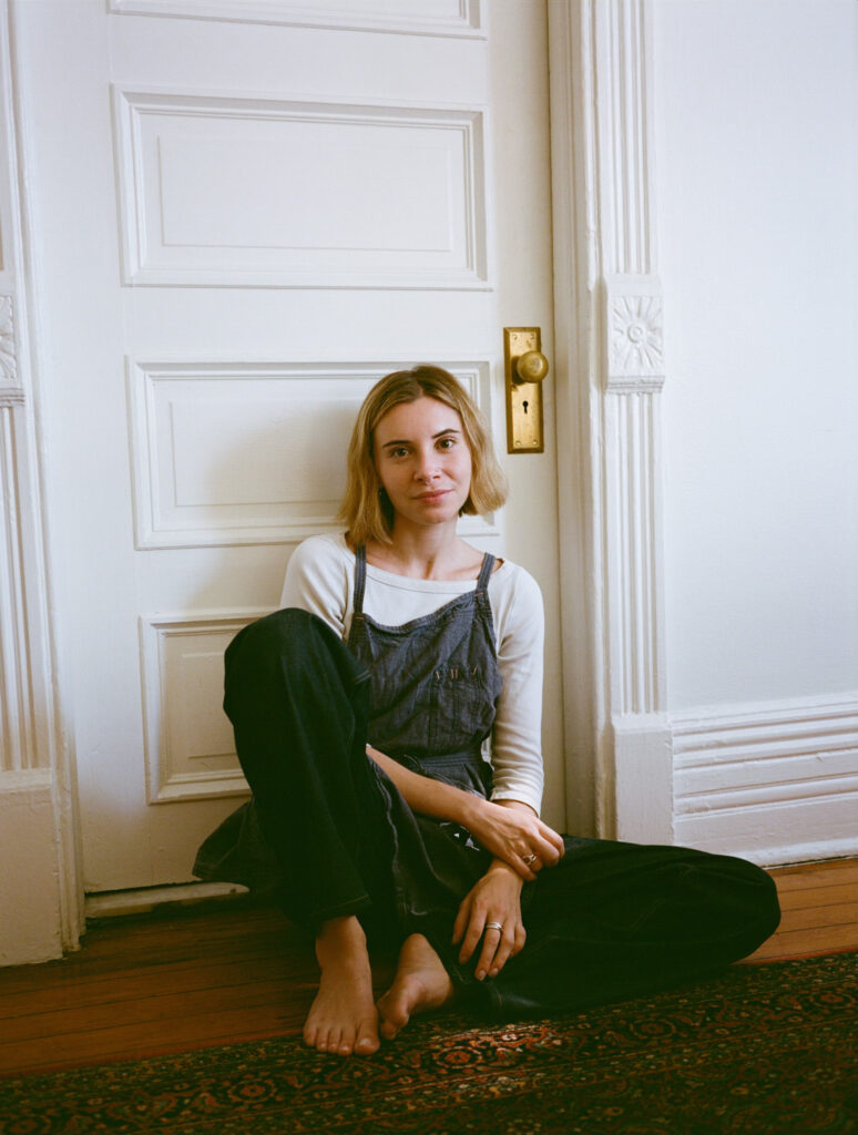 Author Tanya Bush HeadShot Photographed by Sophie Davidson.