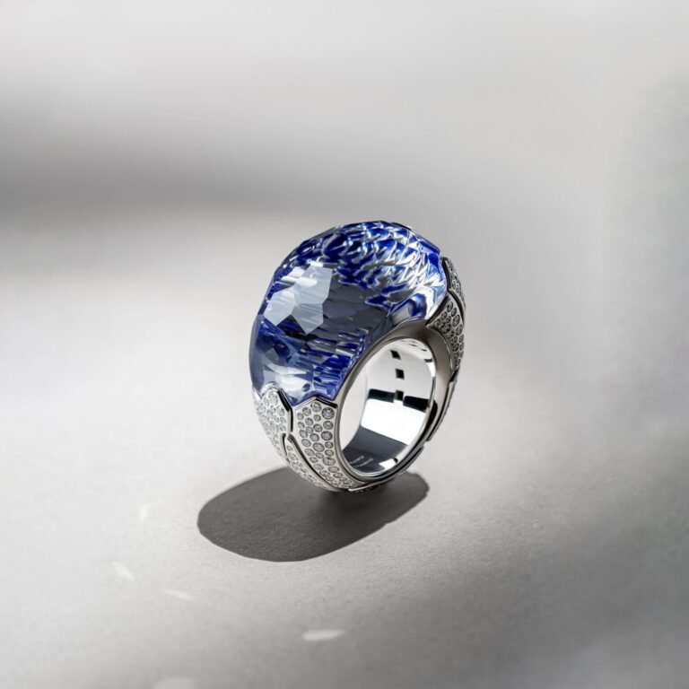 Vhernier by Pae White Filastra ring.