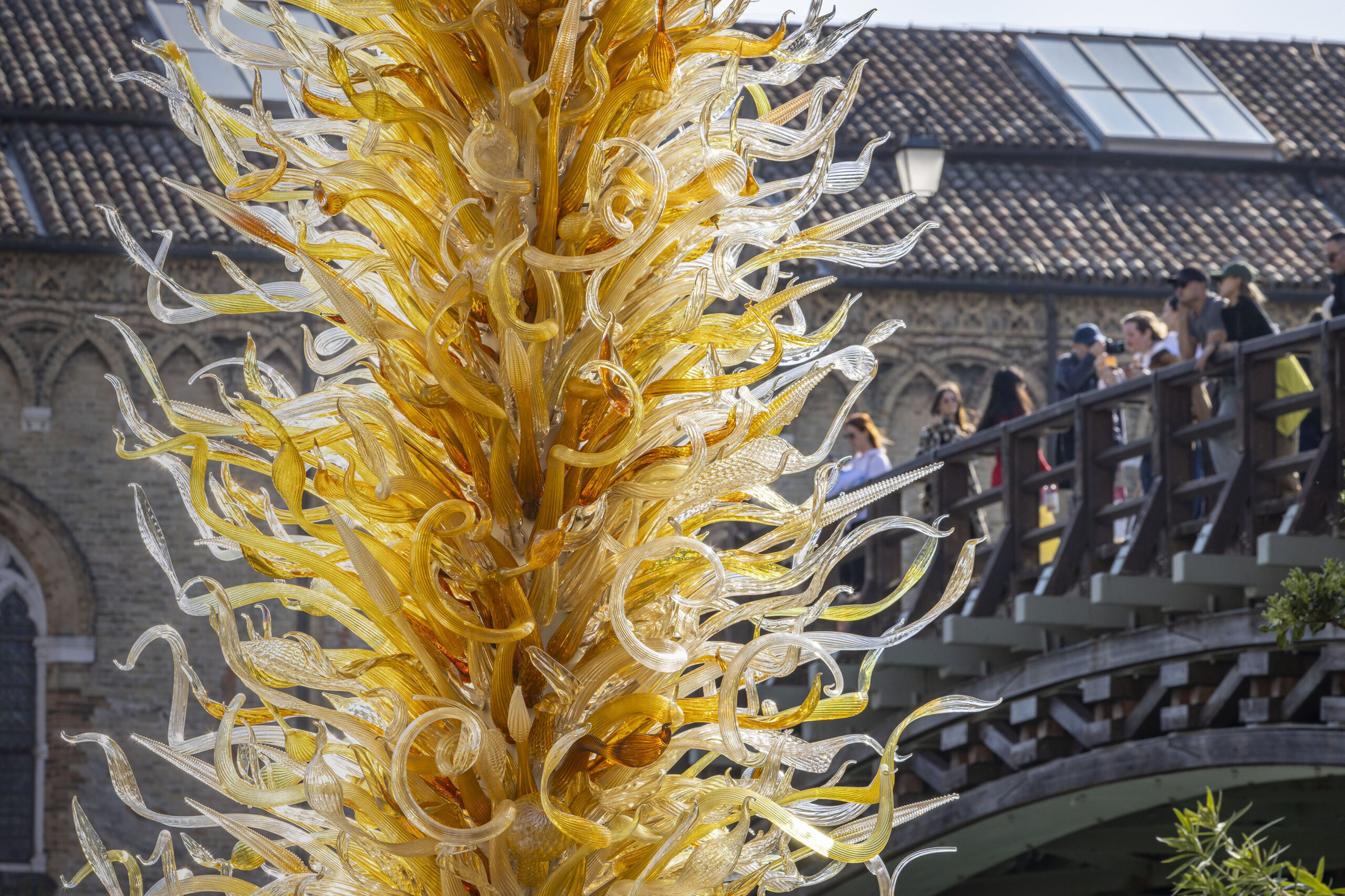  06. Gold Tower (detail), Dale Chihuly, 2025