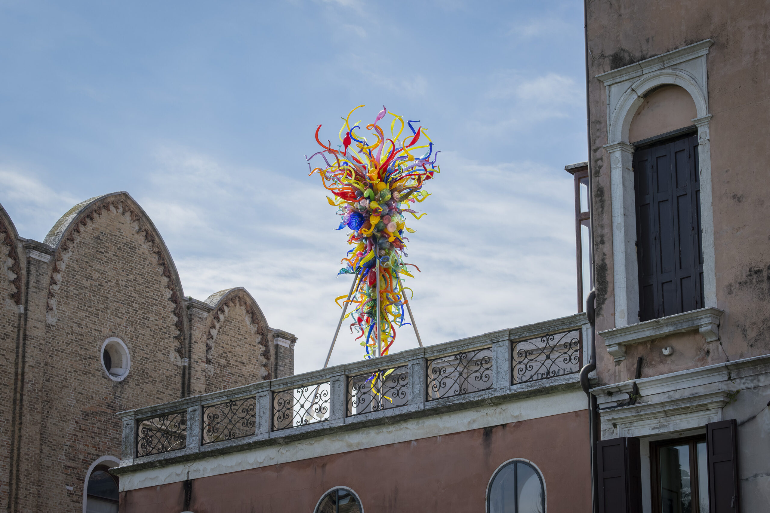11. End of the Day Chandelier, Dale Chihuly, 2025 (Horizontal)
