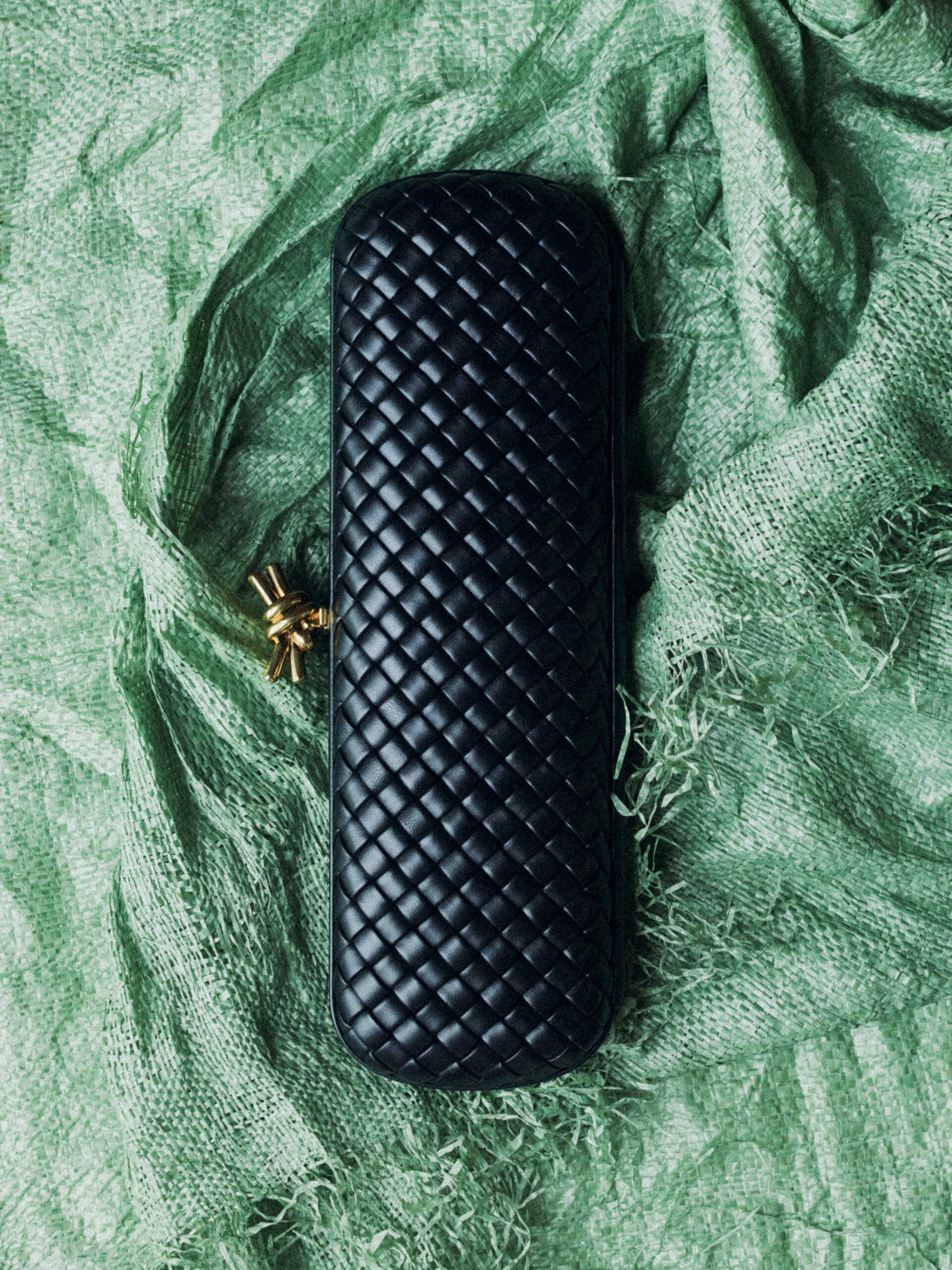 bottega-veneta-knot-clutch