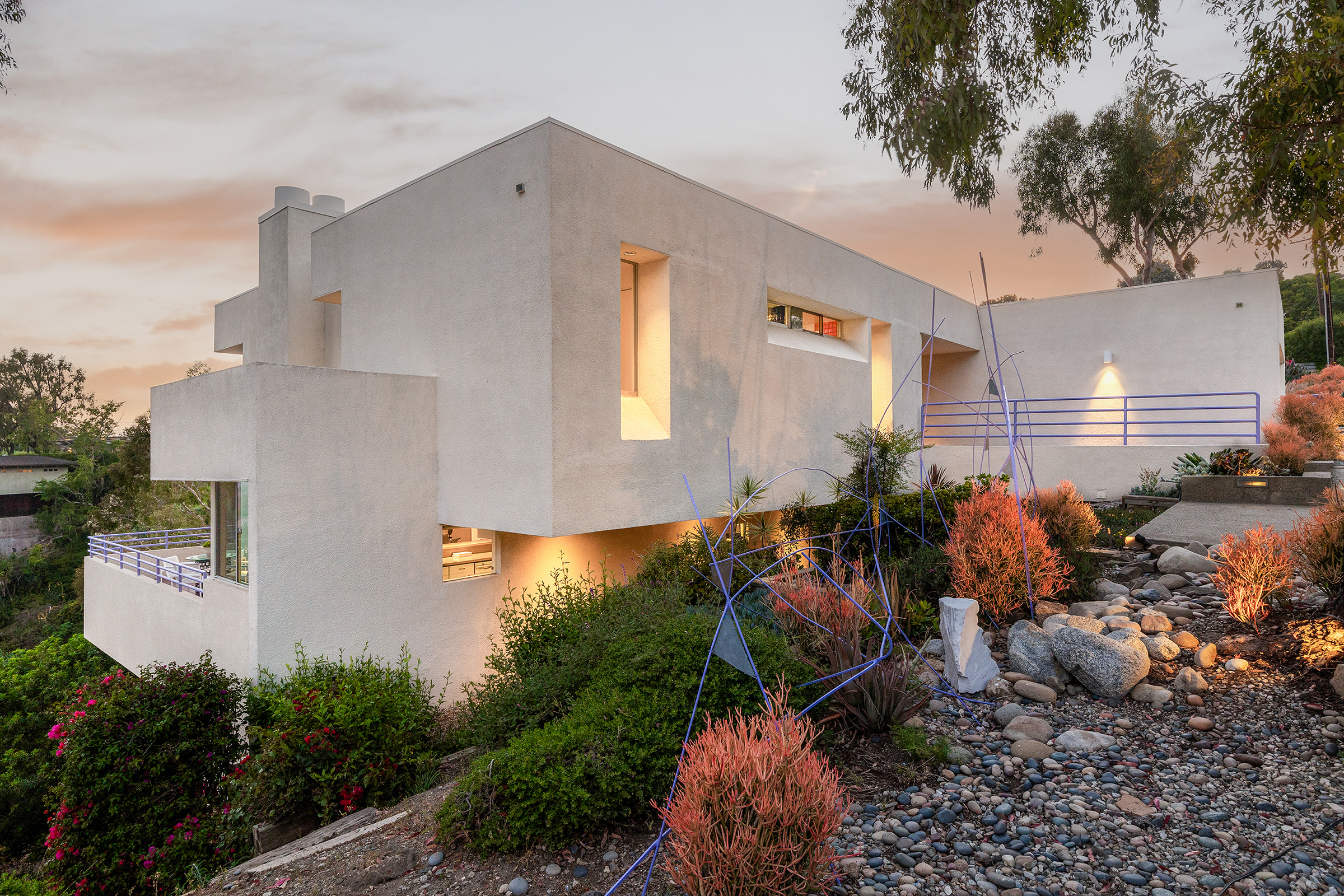 $3.75M Will Buy You This Rare Modernist Gem Tucked in the Hills of Los Angeles